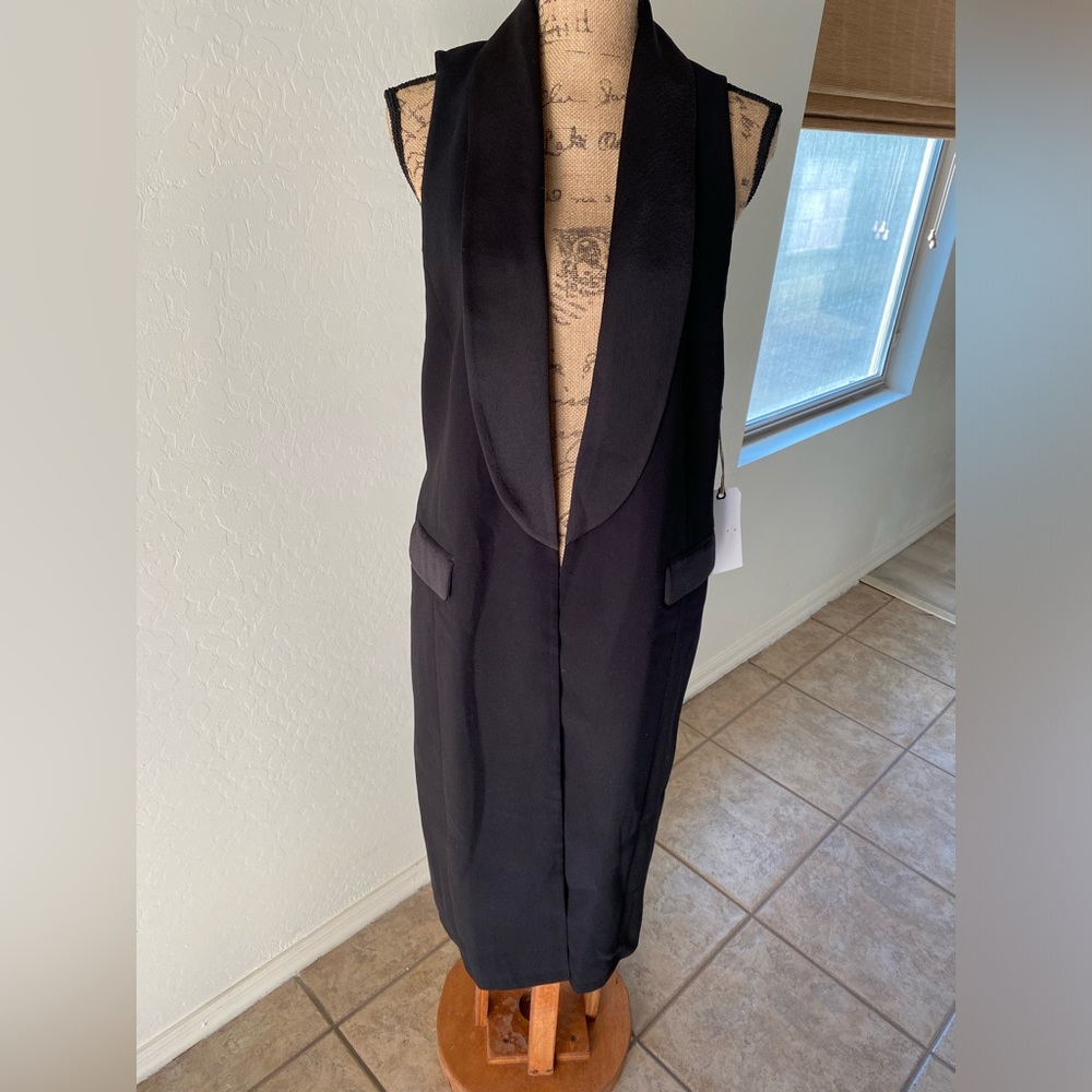Leith Tuxedo long sleeveless black blazer size medium